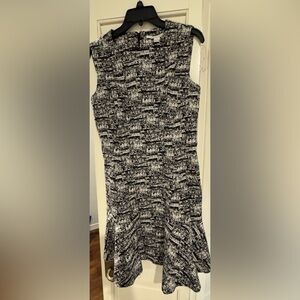 Diane Von Furstenberg sz 10Monochrome Textured Dress